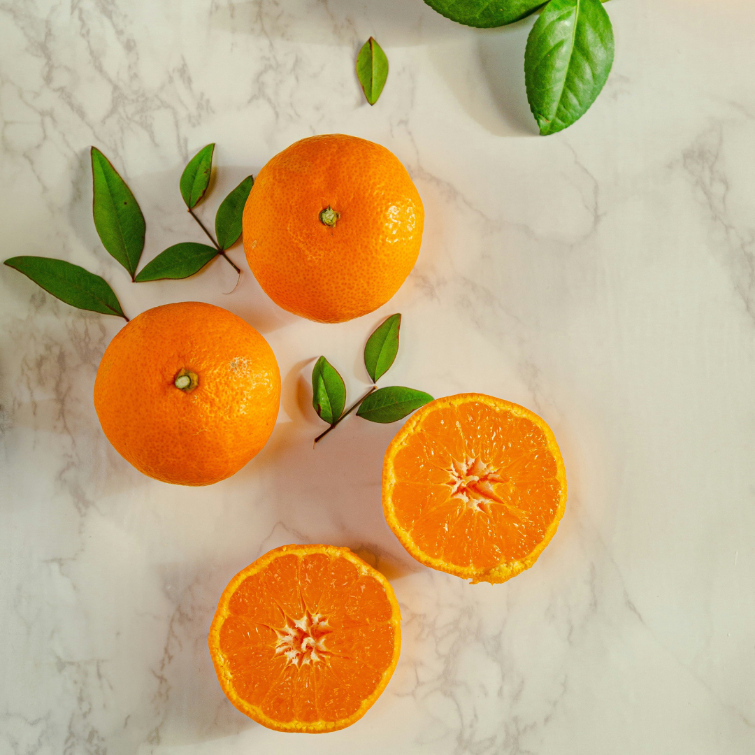 Mandarinai su lapais