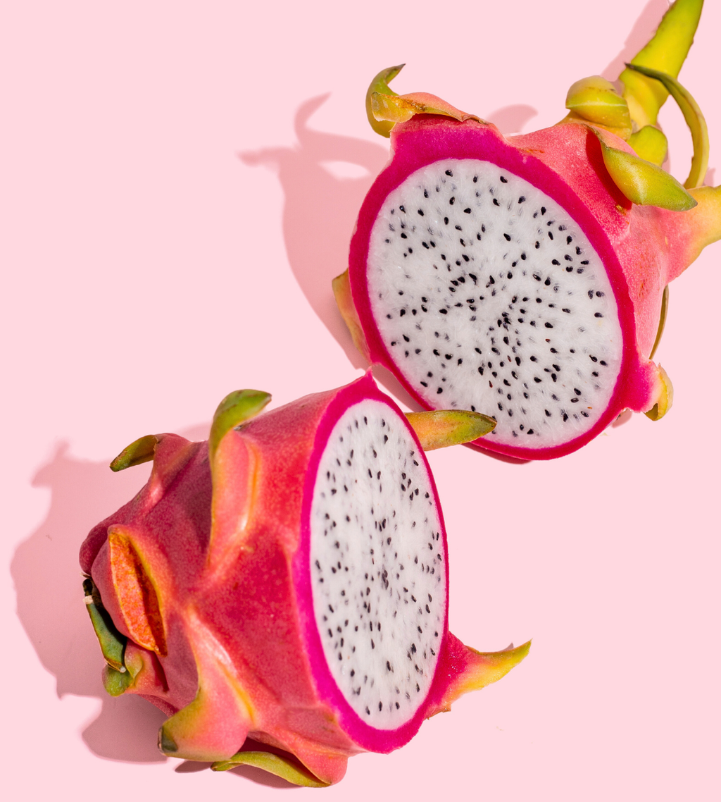 Raudonasis drakono vaisius baltu vidumi (Pitahaya)