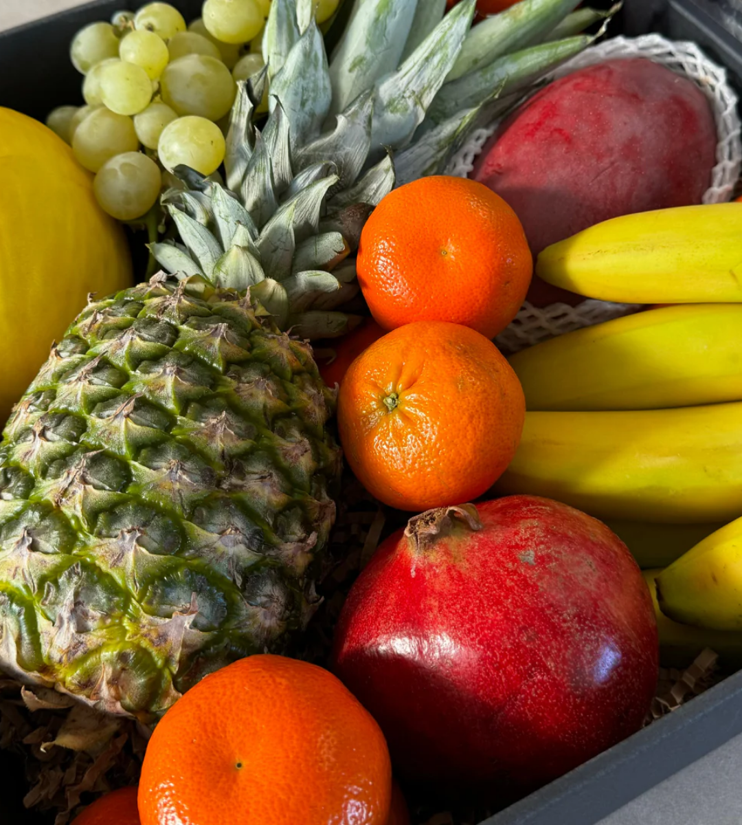 Didelis vaisių ir riešutų rinkinys