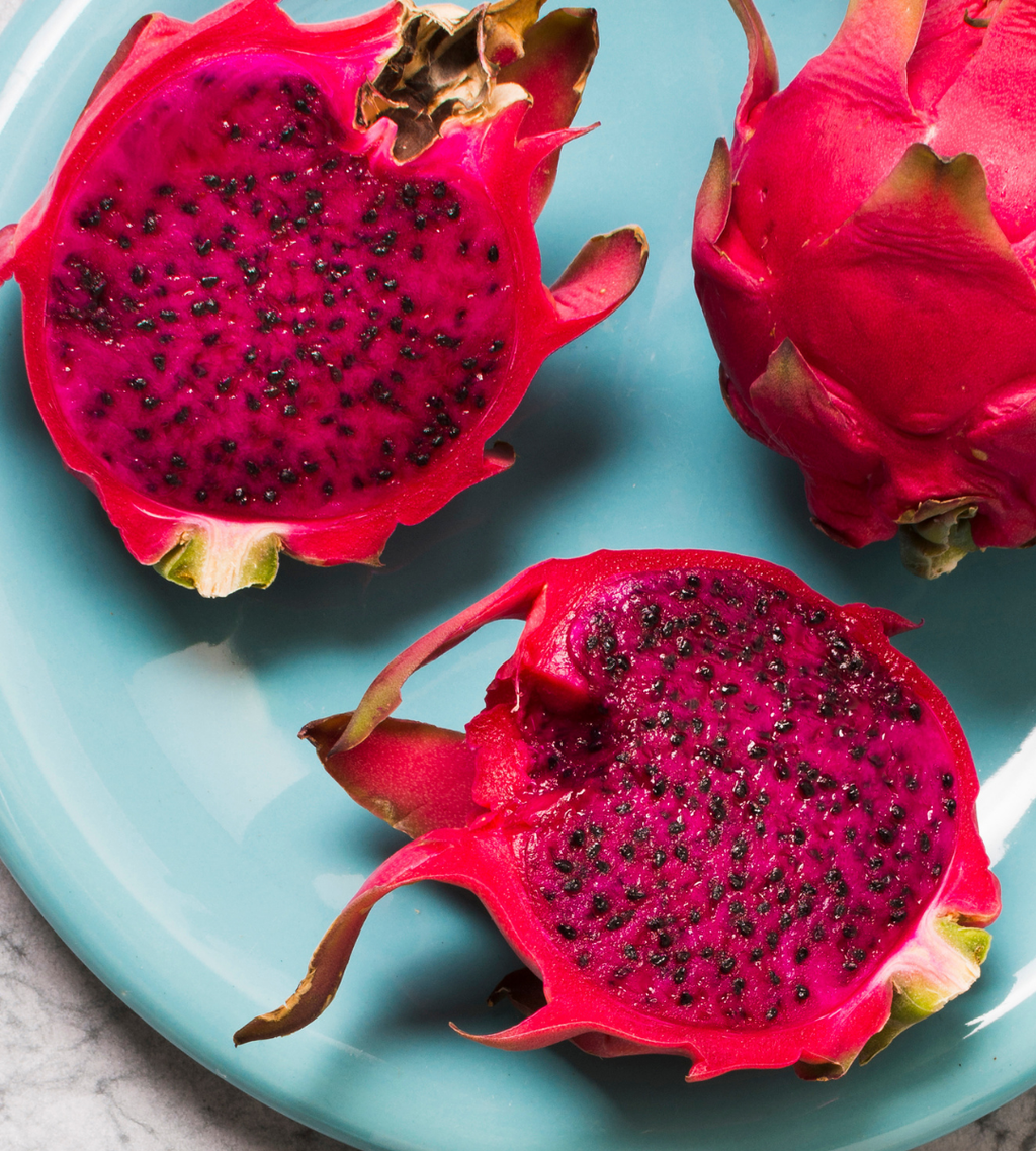 Raudonasis drakono vaisius raudonu vidumi (Pitahaya)