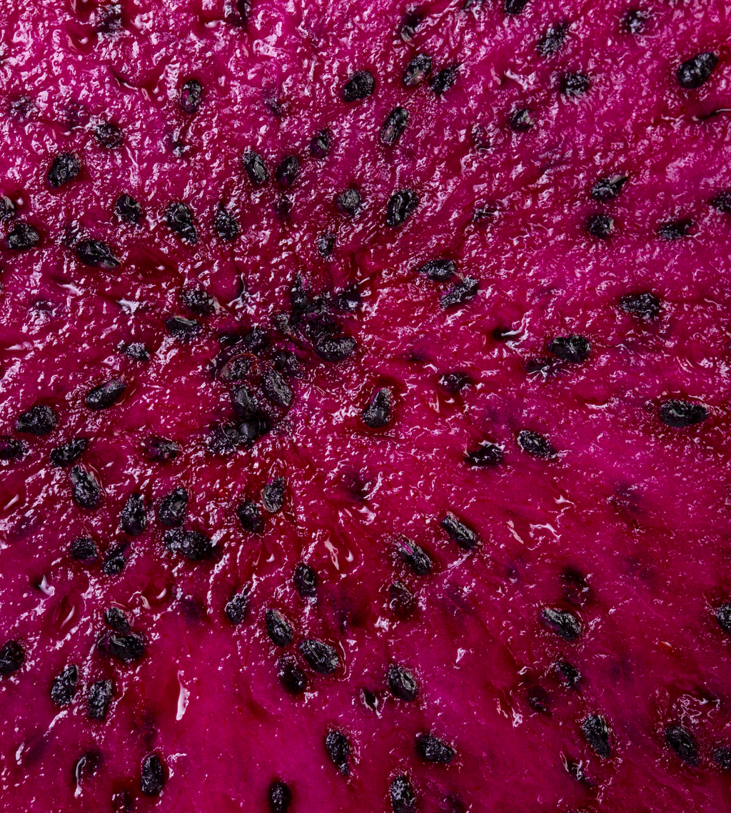 Raudonasis drakono vaisius raudonu vidumi (Pitahaya)